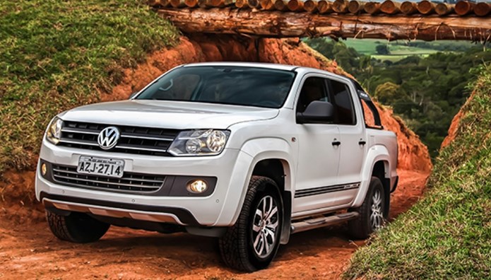 vw amarok dark label