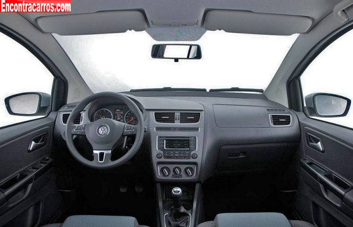 volkswagen fox bluemotion 1.0 2014 interior painel