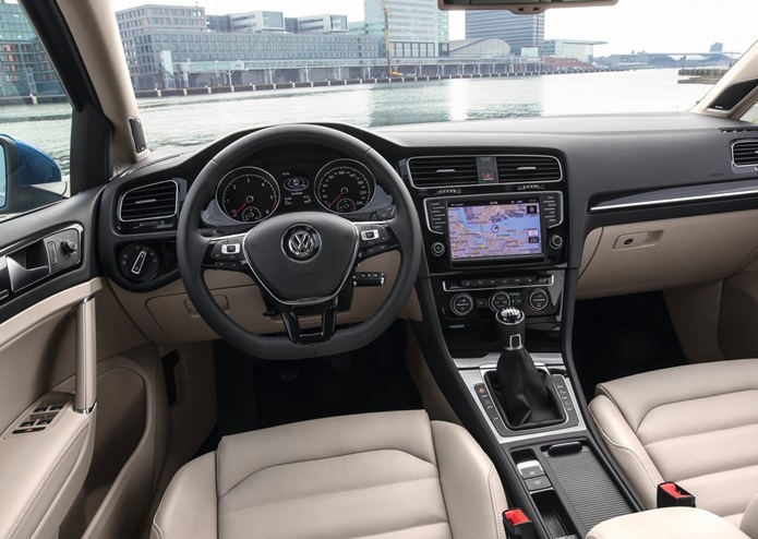 volkswagen golf variant interior