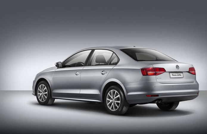 novo vw jetta 2015 trendline traseira