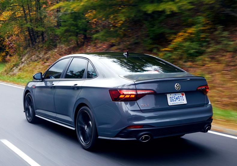 volkswagen jetta gli 2023 traseira rear view