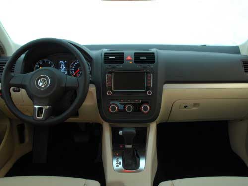 vw jetta 2010 interior