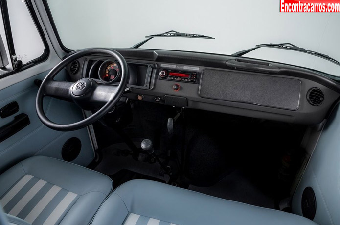 volkswagen kombi last edition interior painel