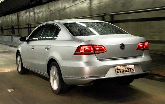 volkswagen passat 2012 traseira