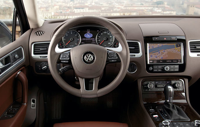 volkswagen touareg 2012 interior