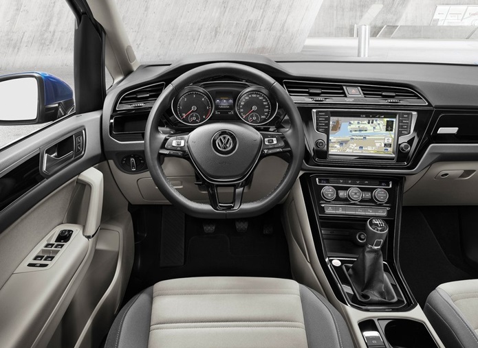 volkswagen touran 2016 interior