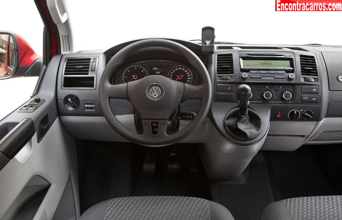 vw transporter passageiros interior painel