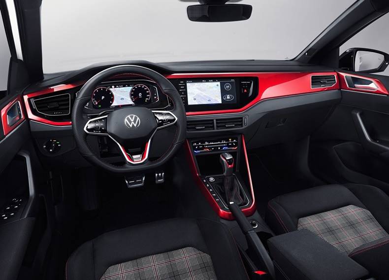 Polo GTI 2022 é lançado com visual atualizado, mais equipado e com motor de 207 cv 7 polo gti 2022 interior painel