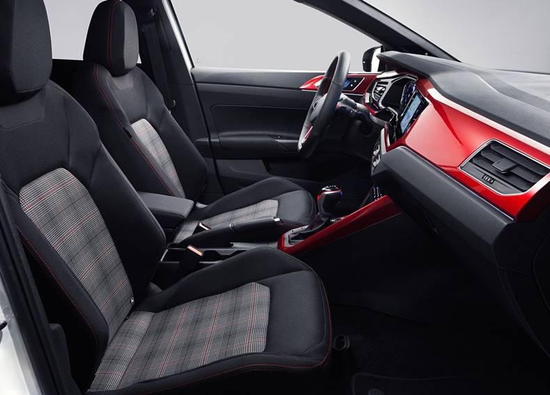 Polo GTI 2022 é lançado com visual atualizado, mais equipado e com motor de 207 cv 8 polo gti 2022 interior bancos