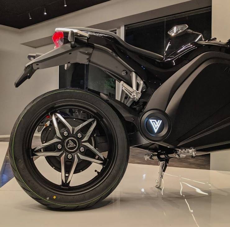 Voltz EVS 2021 - Em detalhes a moto elétrica que está à venda por R$ 18.400  - Encontracarros