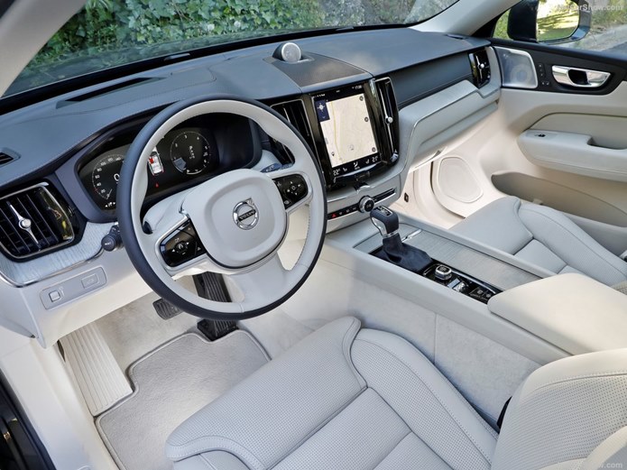 volvo xc60 2018 interior