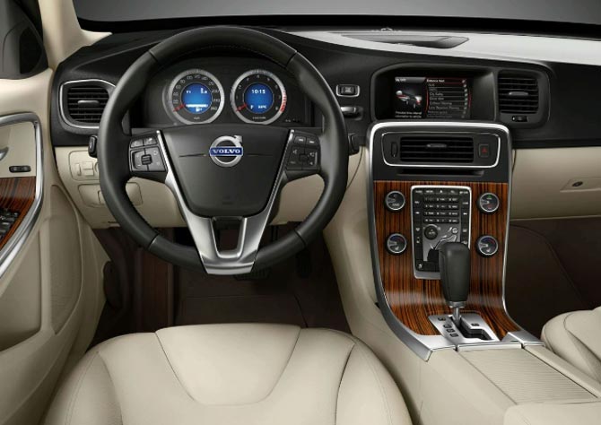 novo volvo s60 2011 interior