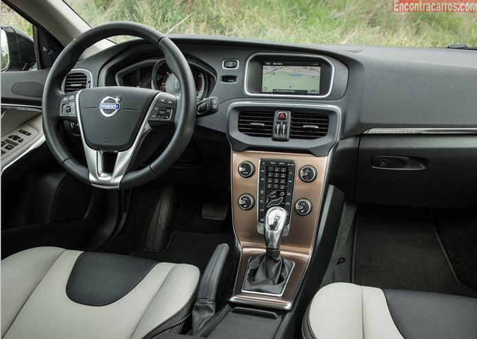 volvo v40 cross country interior