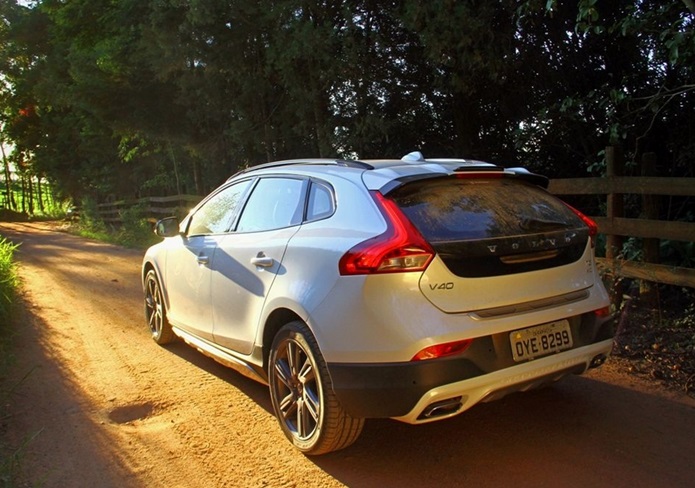 volvo v40 cross country 2015 