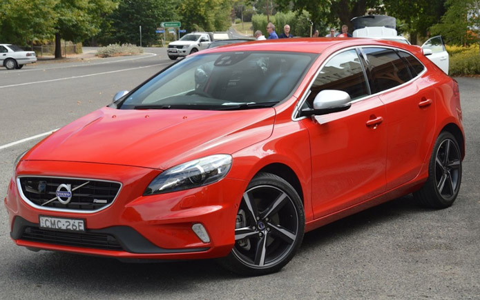 volvo v40 r-design