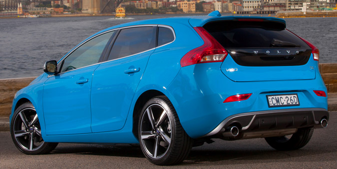 volvo v40 r-design