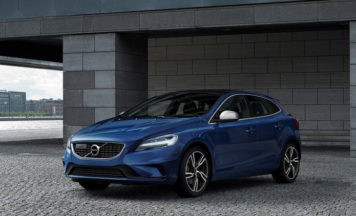 volvo v40 2017