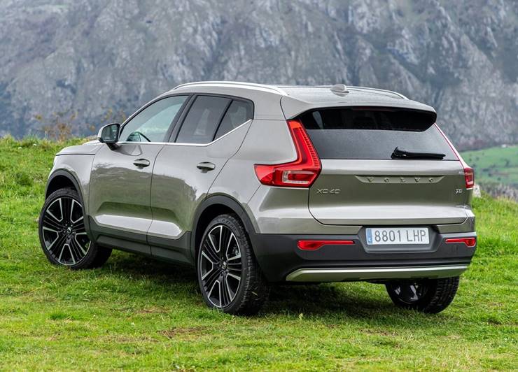 volvo xc40 2021