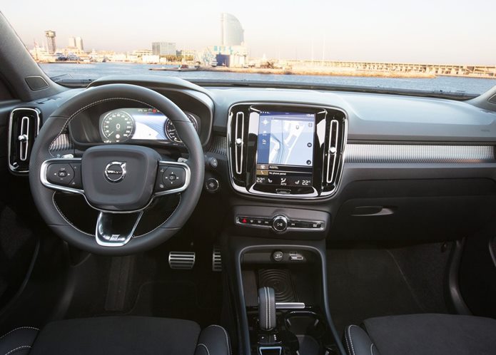 volvo xc40 interior