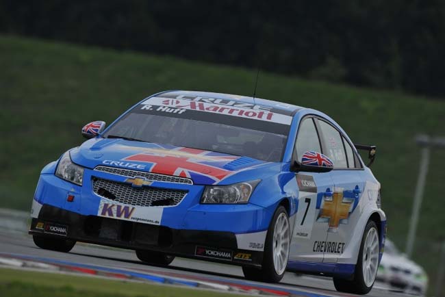 wtcc brno 2010 robert-huff chevrolet cruze