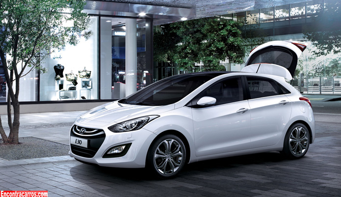 Hyundai i30 ganha novo motor 1.8 de 150 cv no Brasil 2