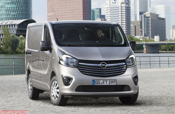 Opel e Renault apresentam os novos utilitários Vivaro e Trafic 1