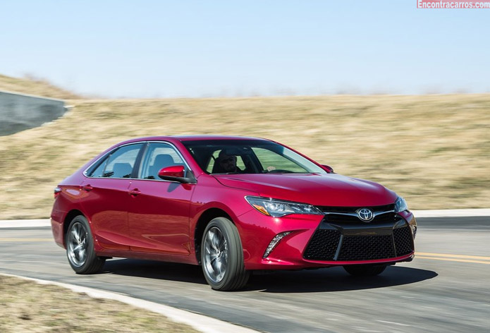 Toyota Camry 2015 chega com visual completamente novo 1