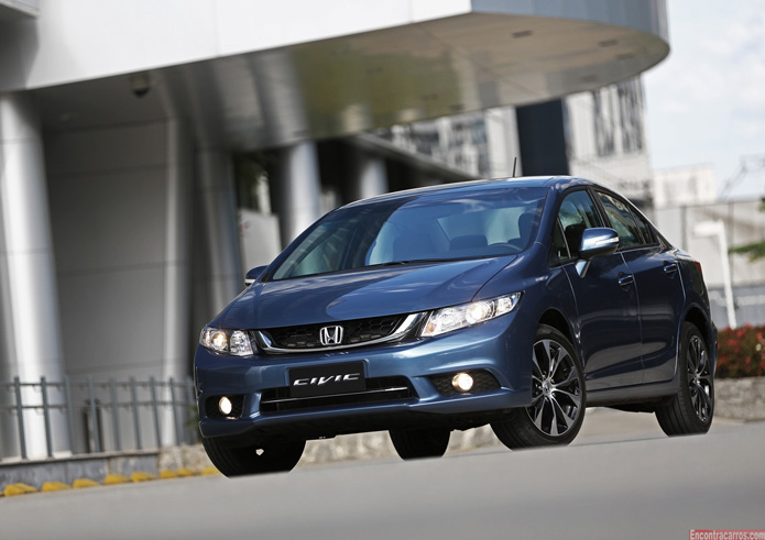 Honda lança Civic 2015 com pequenas mudanças visuais 1