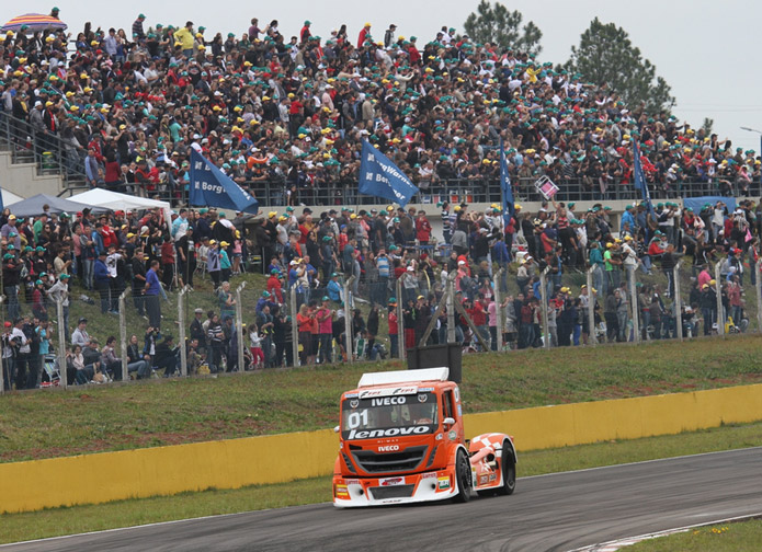 Fórmula Truck 2014 - Beto Monteiro vence em Santa Cruz do Sul e quebra sequência de vitórias de Totti 3