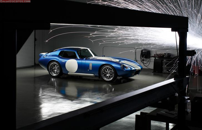 Renovo Coupe é um esportivo elétrico americano com 500 cv e visual retrô 1