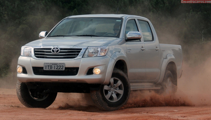 Toyota Hilux ganha versão flex, automática 4x2, mais barata 3