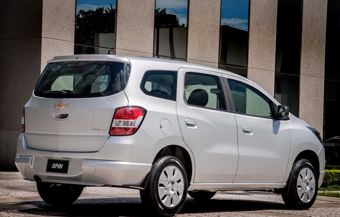 Chevrolet lança Spin 2016 com interior e câmbio automático melhorados 1