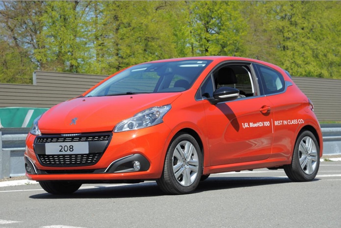 Peugeot 208 diesel bate recorde ao rodar por 2.152 km com um tanque 1