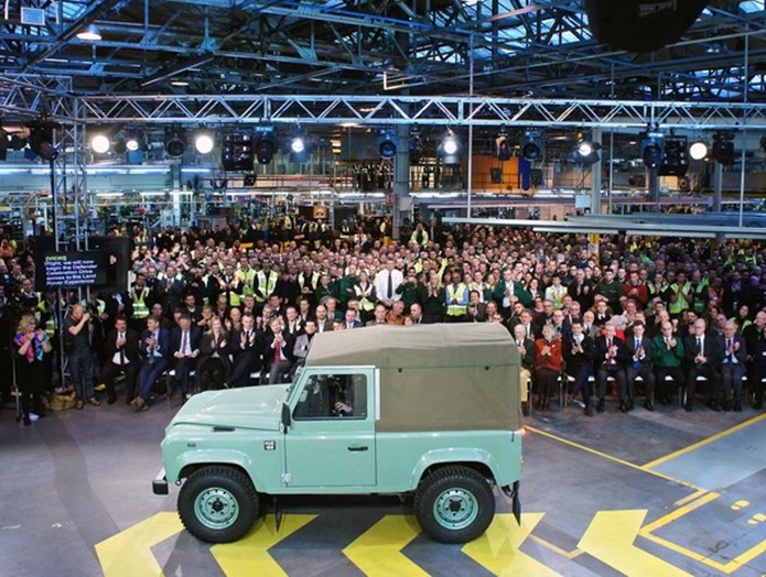 land rover defender fabrica Solihull