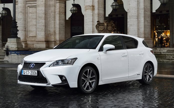 Híbrido Lexus CT 200h fica mais barato e parte de R 129.900