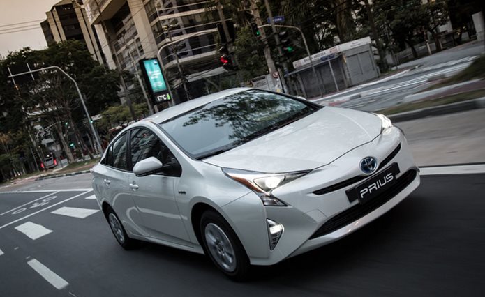 toyota prius 2017