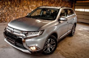 Home 9 mitsubishi new outlander 2018