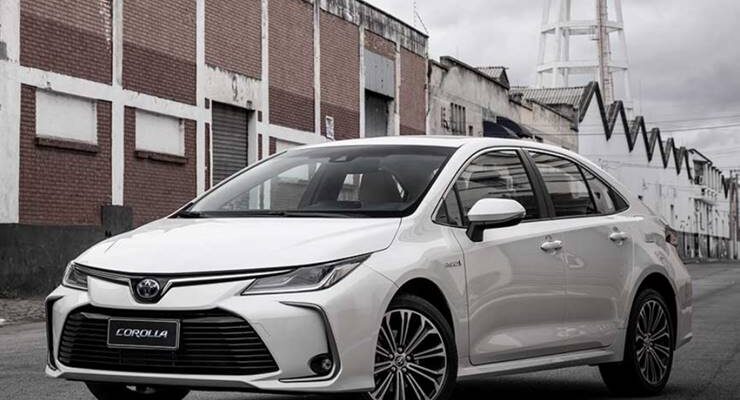 Toyota Corolla 2022 - Sedan chega com nova central multimídia e preços a partir de R