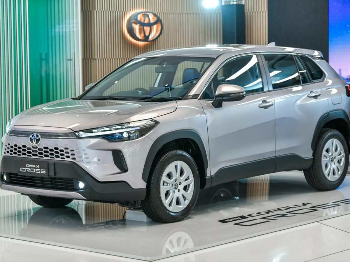 Toyota Corolla Cross 2025 tem visual atualizado e novos