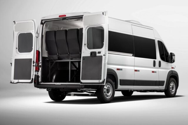 Fiat Ducato 2026 Minibus porta malas