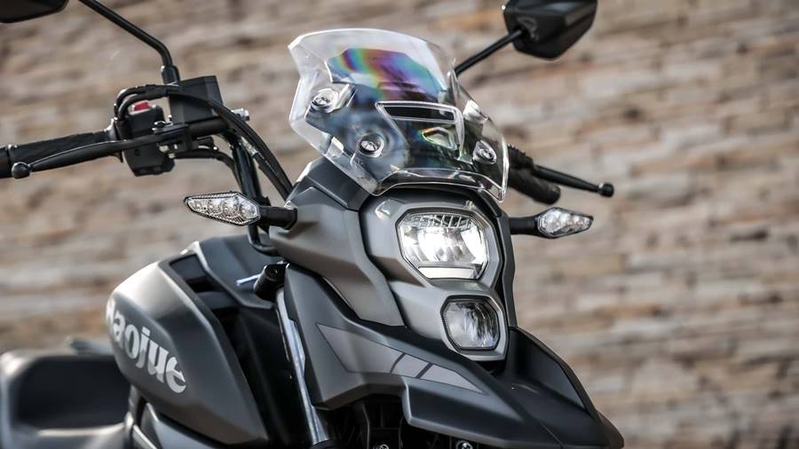 haojue dl160 detalhe farol LED
