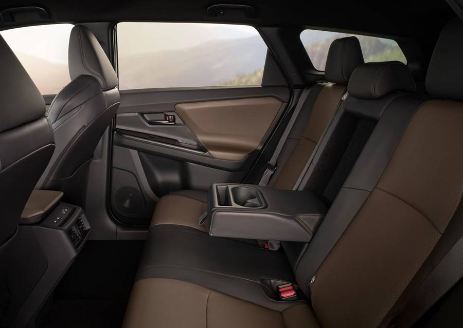Toyota bZ4X Touring interior banco traseiro