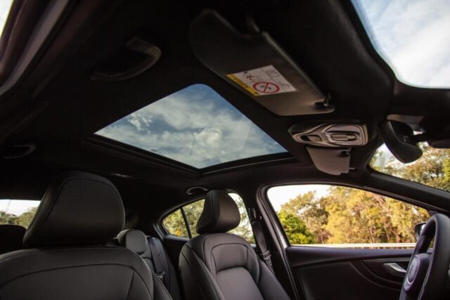 Fiat Fastback Impetus 2026 teto solar