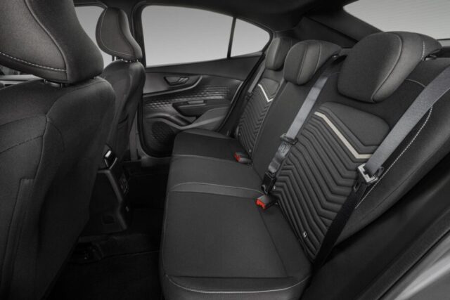 Fiat Fastback T200 2026 interior banco traseiro