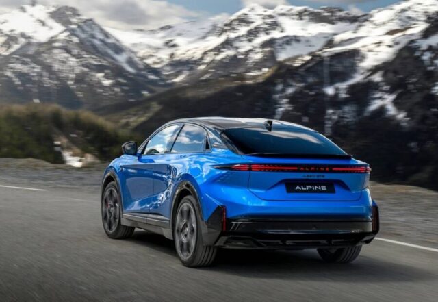 Alpine A390