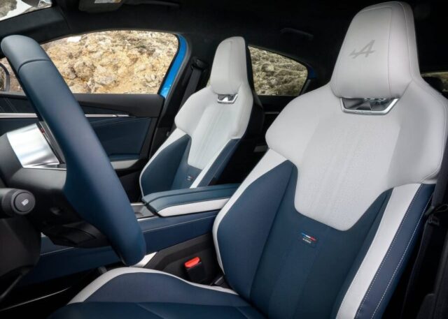 Alpine A390 interior bancos