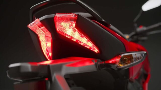 Bajaj Pulsar N150 lanterna traseira