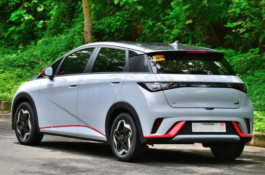 BYD Dolphin 2026 chega ao Brasil mais equipado e barato, porém sem mudar o visual 3 byd dolphin 2026