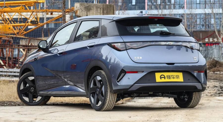 BYD Dolphin 2026 chega ao Brasil mais equipado e barato, porém sem mudar o visual 10 byd dolphin 2026