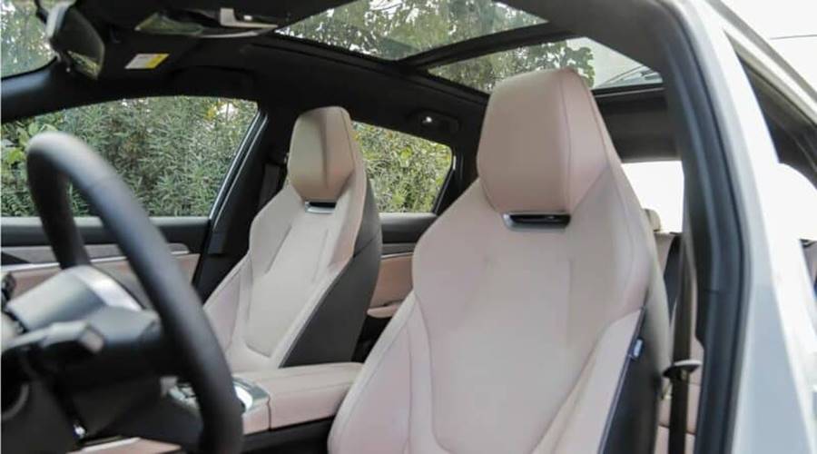 JAC QX interior bancos
